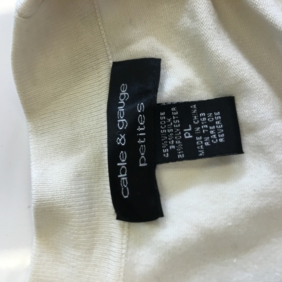 CABLE AND GAUGE RUFFLE SWEATER CLASP CLOSURE - Picture 5 of 5